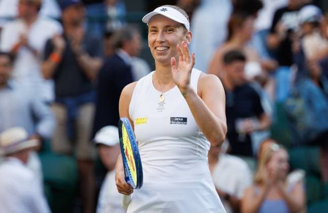 Belgian Elise Mertens celebrates after winning a tennis match between Belgian Mertens and Ukrainian Svitolina, in the third round of the women s singles at the 2025 Wimbledon grand slam tournament, Friday 04 July 2025 at the All England Tennis Club, in South-West London, Britain. BENOITxDOPPAGNE  x128434899x