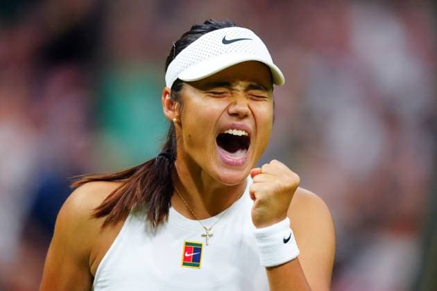 Emma Raducanu celebrates during her third round match Wimbledon Tennis Championships, Day 5, The All England Lawn Tennis and Croquet Club, London, UK - 04 Jul 2025London The All England Lawn Tennis and United Kingdom  Copyright: xJavierxGarcia Shutterstockx 15384469ie
