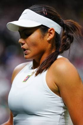 Emma Raducanu composes herself during her third round match Wimbledon Tennis Championships, Day 5, The All England Lawn Tennis and Croquet Club, London, UK - 04 Jul 2025London The All England Lawn Tennis and United Kingdom  Copyright: xJavierxGarcia Shutterstockx 15384469ip