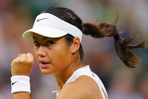 Emma Raducanu celebrates during her third round match Wimbledon Tennis Championships, Day 5, The All England Lawn Tennis and Croquet Club, London, UK - 04 Jul 2025London The All England Lawn Tennis and United Kingdom  Copyright: xJavierxGarcia Shutterstockx 15384469jw