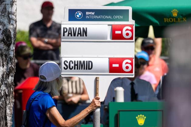 Das Flightboard von Andrea Pavan (ITA) und Matti Schmid (GER). xettx, Deutschland, Muenchen, 05.07.2025, Golf, BMW International Open, 2025, Round 3, DP World Tour, Golfclub Muenchen Eichenried