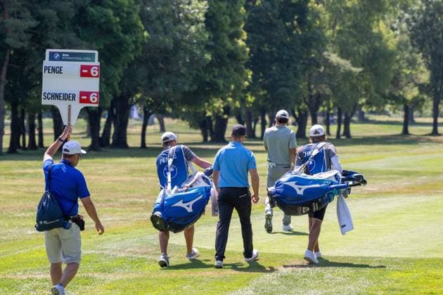 Marcel Schneider (GER) und Marco Penge (ENG) gehen auf die Runde. xettx, Deutschland, Muenchen, 05.07.2025, Golf, BMW International Open, 2025, Round 3, DP World Tour, Golfclub Muenchen Eichenried