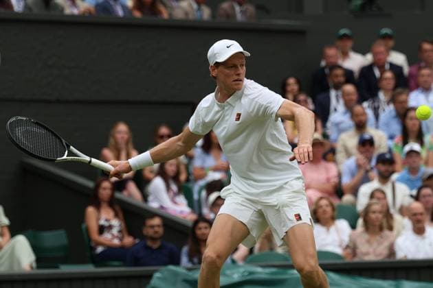 July 5, 2025, London, Celestynow, United Kingdom: JANNIK SINNER of Italy during the match against P. Martrinez of Spain in the third round of Championships 2025 at Wimbledon AELTC in London. London United Kingdom - ZUMAc278 20250705_zsp_c278_012 Copyright: xMarcinxCholewinskix