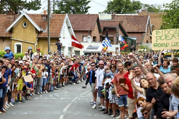 The pack of riders pictured in action during the first stage, Lille Metropole to Lille Metropole (185 km), of the 2025 Tour de France cycling race, in Lille, France, on Saturday 05 July 2025. The 112th edition of the Tour de France starts on Saturday 5 July in Lille, France, and will finish in Paris, France on the 27th of July. DAVIDxPINTENS  x128485737x