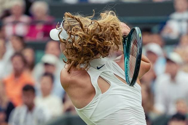 Wimbledon Championships 2025 05 Jul 2025 Mirra Andreeva in action at the Wimbledon Championships 2025 AELTC London Church Road, Wimbledon, London, United Kingdom Wimbledon England, UK NEWSPAPERS OUT Copyright: xImmyxThompson-Bland IPSxPhotoxAgencyx