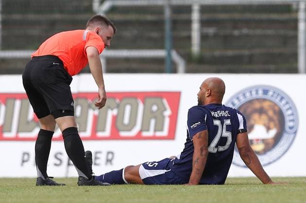 05.07.2025, xtgx, Fussball Testspiel, BFC Dynamo Berlin - Hertha BSC Berlin emspor, v.l. John Anthony Brooks (Hertha) verletzt, Verletzung, injury, injured (DFL DFB REGULATIONS PROHIBIT ANY USE OF PHOTOGRAPHS as IMAGE SEQUENCES and or QUASI-VIDEO) Berlin *** 05 07 2025, xtgx, football test match, BFC Dynamo Berlin Hertha BSC Berlin emspor, v l John Anthony Brooks Hertha injured, injury, injured DFL DFB REGULATIONS PROHIBIT ANY USE OF PHOTOGRAPHS as IMAGE SEQUENCES and or QUASI VIDEO Berlin