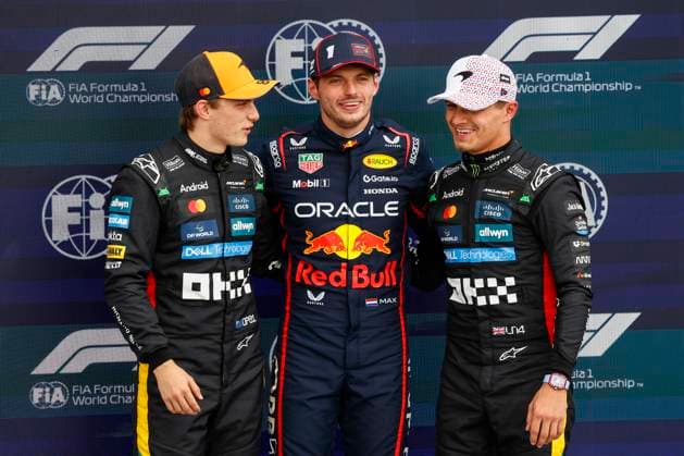 Silverstone, : F1 British Grand Prix 2025 on July, 5, 2025, (Photo by Juergen Tap), No. 81 Oscar Piastri (AUS), McLaren MCL39, Mercedes, No. 1 Max Verstappen (NED), Red Bull Racing RB21, Honda, No. 4 Lando Norris (GBR), McLaren MCL39, Mercedes Silverstone GBR