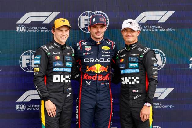 Silverstone, : F1 British Grand Prix 2025 on July, 5, 2025, (Photo by Juergen Tap), No. 81 Oscar Piastri (AUS), McLaren MCL39, Mercedes, No. 1 Max Verstappen (NED), Red Bull Racing RB21, Honda, No. 4 Lando Norris (GBR), McLaren MCL39, Mercedes Silverstone GBR