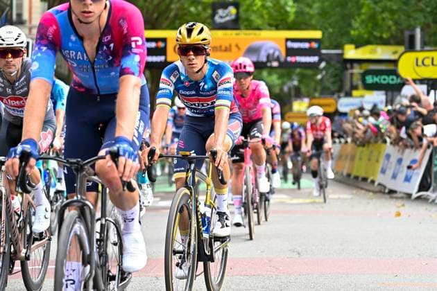 Tour de France 2025 Stage 1 LILLE METROPOLE, FRANCE - JULY 05 : Evenepoel Remco (BEL) of Soudal - Quick Step at the finish line during stage 1 of the 112th edition of Tour de France an UCI World Tour 2.UWT cycling road race stage for Men Elite of 185 km with start in Lille Metropole and finish in Lille Metropole on July 5, 2025 in Lille Metropole, France, 05 07 2025 ( Motordriver Kenny Verfaillie - Lille Metropole France  Copyright: xJanxDexMeuleneirx