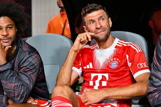 FIFA Club World Cup; Paris Saint Germain - FC Bayern München; 05.07.2025 im Bild Thomas MUELLER (FC Bayern Muenchen 25) zu Spielbeginn auf der Bank Einzelfoto Freisteller FIFA Club World Cup: Paris Saint Germain - FC Bayern Muenchen, Mercedes Benz Stadium am 05.07.2025 NOT FOR SALE IN USA *** FIFA Club World Cup Paris Saint Germain FC Bayern München 05 07 2025 in the picture Thomas MUELLER FC Bayern Muenchen 25 at the beginning of the match on the bench Single photo cropped FIFA Club World Cup Paris Saint Germain FC Bayern Muenchen, Mercedes Benz Stadium on 05 07 2025 NOT FOR SALE IN USA Copyright: xBEAUTIFULxSPORTS Goldbergx
