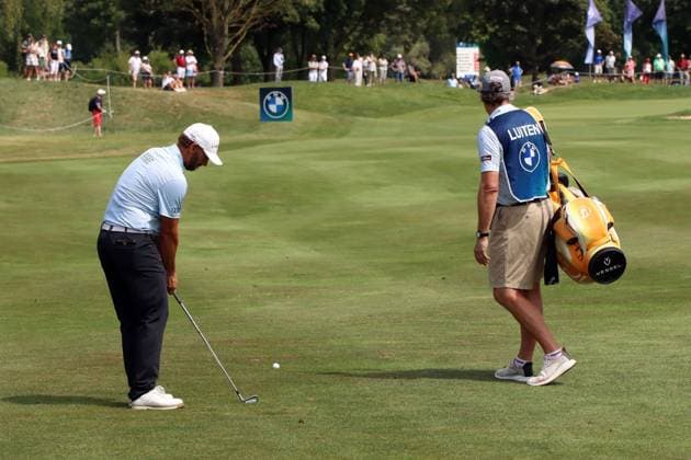 BMW International Open, Eichenried, 05.07.2025 Golf, BMW International Open, Eichenried, 05.07.2025, Tag 3 Bild: Joost, Luiten (NED) und sein Caddie Copyright: xBEAUTIFULxSPORTS NilsxKoepkex