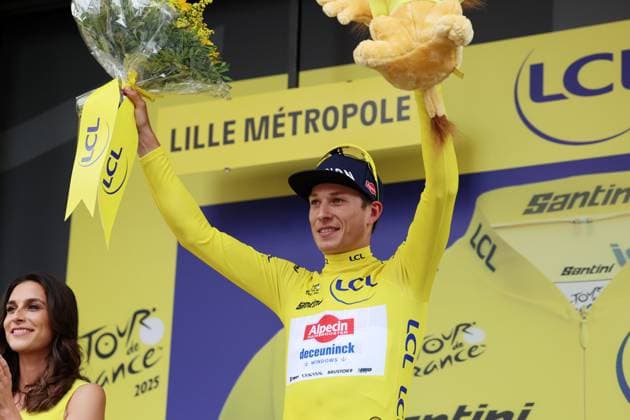 TOUR DE FRANCE 2025 PHOTOPQR VOIX DU NORD STEPHANE MORTAGNE ; 05 07 2025 ; LILLE, 05.07.2025 Cyclisme, velo, Tour de France, Arrivée de la 1ere etape du Tour de France entre Lille et Lille Victoire au sprint de Jasper Philipsen qui prend dans la foulle le maillot jaune PHOTO STEPHANE MORTAGNE LA VOIX DU NORD- French cycling race Tour de France 2024 takes place in july 2025 Hauts de France France  Copyright: xPHOTOPQR VOIXxDUxNORD MAXPPPxSTEPHANExMORTAGNEx 20250705VDN0462 20250705VDN0462