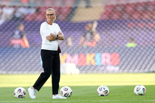 Sarina Wiegman coach of England before the start of the match France Women v England Women, UEFA European Women s Championship, Football, Stadion Letzigrund, Zurich, Switzerland - 05 Jul 2025Zurich Stadion Letzigrund Switzerland EDITORIAL USE ONLY No use with unauthorised audio, video, data, fixture lists, club league logos or live services. Online in-match use limited to 120 images, no video emulation. No use in betting, games or single club league player publications.  Copyright: xRyanxBrowne Shutterstockx 15384321h
