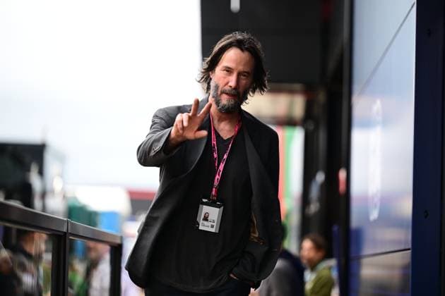 F1 Grand Prix of Great Britain - Qualifying Keanu Reeves walks during free practice for the 13th round of the Formula 1 World Championship, WM, Weltmeisterschaft at Silverstone Circuit in Silverstone, Northamptonshire, England, on July 5, 2025. Silverstone Northampshire England  Copyright: xAndreaxDiodatox originalFilename:diodato-formula1250705_npAis.jpg