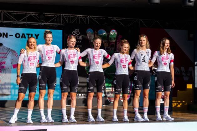CICLISMO - Giro d Italia - Giro d Italia Women - Team Presentation EF Education Oatly Team during Giro d Italia Women - Team Presentation, Giro d Italia race in Bergamo, Italy, July 05 2025 Bergamo Italy  Copyright: xIPAxSport ABACAx