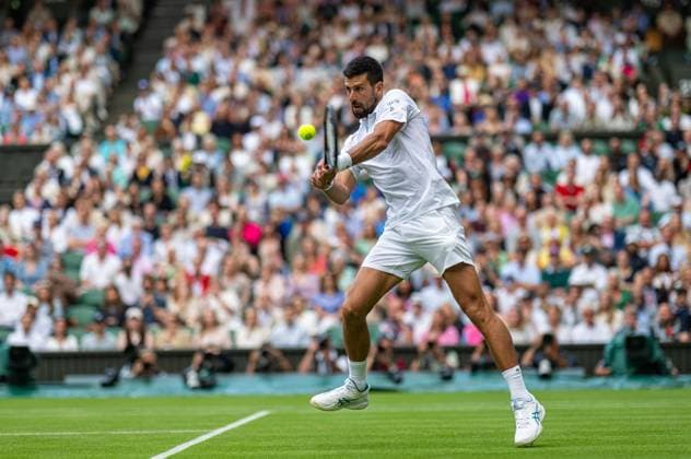 Tennis - Wimbledon Championship 2025 - Day 6 LONDON, ENGLAND - Saturday, July 5, 2025: Novak Djokovic (SRB) during the Gentlemen s Singles 3rd Round on Day Six of The Championships Wimbledon 2025 at the All England Lawn Tennis and Croquet Club. (Photo by Kirsten Holst Propaganda) LONDON All England Lawn Tennis and Croquet Club GREATER LONDON ENGLAND  Copyright: xKirstenxHolstx 2025-07-05-102-Wimbledon_2025_Day_6