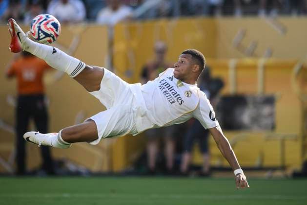 Real Madrid CF v Borussia Dortmund - FIFA Club World Cup Kylian Mbappe of Real Madrid CF scores a goal from a bicycle kick during the FIFA Club World Cup quarter final football match between Real Madrid CF and Borussia Dortmund. East Rutherford United States Copyright: xNicoloxCampox