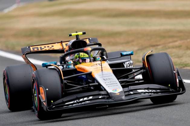 NORTHAMPTONSHIRE, ENG - JULY 05: Lando Norris of the United Kingdom and Team McLaren (4) comes into the pit during Qualifying at the F1 Grand Prix of Great Britain on July 05, 2025 at Silverstone Circuit in Northampton, England. (Photo by Bob Kupbens Icon Sportswire) AUTO: JUL 05 F1 British Grand Prix EDITORIAL USE ONLY Icon250705151