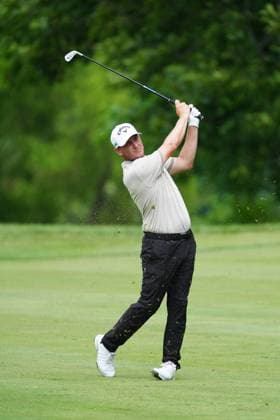 SILVIS, IL - JULY 05: PGA, Golf Herren golfer Emiliano Grillo plays a shot on the 15th hole during the John Deere Classic on July 5, 2025, at TPC Deere Run in Silvis, Illinois. (Photo by Brian Spurlock Icon Sportswire) GOLF: JUL 05 PGA John Deere Classic EDITORIAL USE ONLY Icon25070561