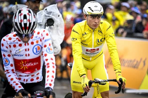 Belgian Jasper Philipsen of Alpecin-Deceuninck wearing the yellow jersey pictured at the start of the second stage of the 2025 Tour de France cycling race, from Lauwin-Planque to Boulogne-sur-Mer (212 km), on Sunday 06 July 2025 in France. The 112th edition of the Tour de France starts on Saturday 5 July in Lille, and will finish in Paris on the 27th of July. DAVIDxPINTENS  x128534107x