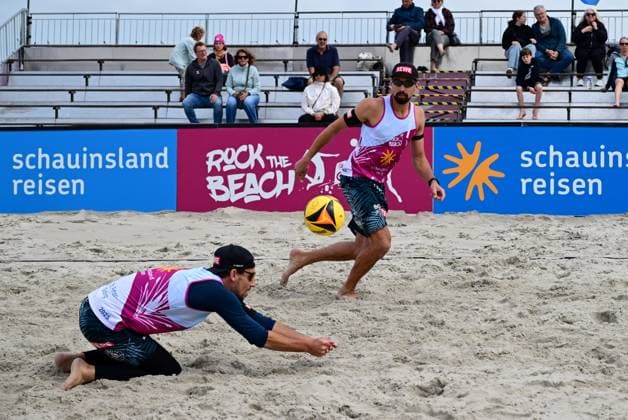 Beachvollyball I Herren I Damen I Halbfinale I National l St. Peter Ording I Strand I Sandbank I Festival Charakter I SPO I 06.07.2025 I v.l. Zemljak Nejc (1. Beachclub Kiel) , Erdmann Jonathan (1. Beachclub Kiel) , Rock the Beach - die Nationale Beach-Vollyball Serie mit Festival-Charakter auf der Sandbank Strand in Ording vom 04.07. - 06.07.2025 , Qualifikation zur Deutschen Meisterschaft , Ording Sandbank Schleswig-Holstein Deutschland