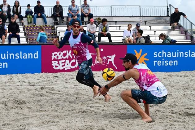 Beachvollyball I Herren I Damen I Halbfinale I National l St. Peter Ording I Strand I Sandbank I Festival Charakter I SPO I 06.07.2025 I v.l. Zemljak Nejc (1. Beachclub Kiel) , Erdmann Jonathan (1. Beachclub Kiel) , Rock the Beach - die Nationale Beach-Vollyball Serie mit Festival-Charakter auf der Sandbank Strand in Ording vom 04.07. - 06.07.2025 , Qualifikation zur Deutschen Meisterschaft , Ording Sandbank Schleswig-Holstein Deutschland