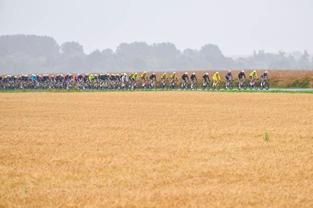 Tour de France 2025 Stage 2 BOULOGNE-SUR-MER, FRANCE - JULY 06 : Illustration picture of the peloton during stage 2 of the 112th edition of Tour de France an UCI World Tour 2.UWT cycling road race stage for Men Elite of 212 km with start in Lauwin-Planque and finish in Boulogne-sur-Mer on July 6, 2025 in Boulogne-sur-Mer, France, 06 07 2025 ( Motordriver Kenny Verfaillie - Boulogne-sur-Mer France  Copyright: xJanxDexMeuleneirx