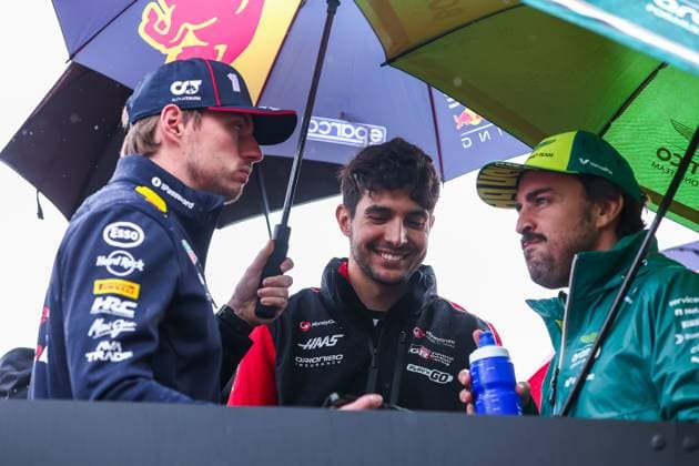 F1 - BRITISH GRAND PRIX 2025 OCON Esteban (fra), Haas F1 Team VF-25, portrait, VERSTAPPEN Max (ned), Red Bull Racing RB21, portrait and ALONSO Fernando (spa), Aston Martin F1 Team AMR25, portrait during the Formula 1 Qatar Airways British Grand Prix 2025, 12th round of the 2025 FIA Formula One World Championship, WM, Weltmeisterschaft from July 4 to 6, 2025 on the Silverstone Circuit, in Silverstone, United Kingdom - SilverstoneUnited Kingdom Copyright: xEricxAlonsox