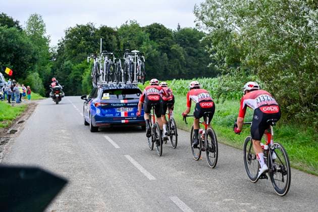 Tour de France 2025 Stage 2 BOULOGNE-SUR-MER, FRANCE - JULY 06 : Team Lotto in action during stage 2 of the 112th edition of Tour de France an UCI World Tour 2.UWT cycling road race stage for Men Elite of 212 km with start in Lauwin-Planque and finish in Boulogne-sur-Mer on July 6, 2025 in Boulogne-sur-Mer, France, 06 07 2025 ( Motordriver Kenny Verfaillie - Boulogne-sur-Mer France  Copyright: xJanxDexMeuleneirx