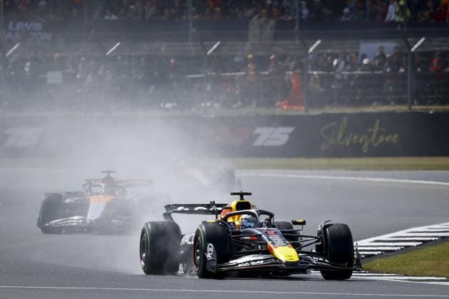 SILVERSTONE - Max Verstappen (Red Bull Racing) on the Silverstone circuit during the start of the Great Britain Grand Prix. ANP SEM VAN DER WAL xVIxANPxSportx xxANPxIVx 531032077 originalFilename: 531032077.jpg