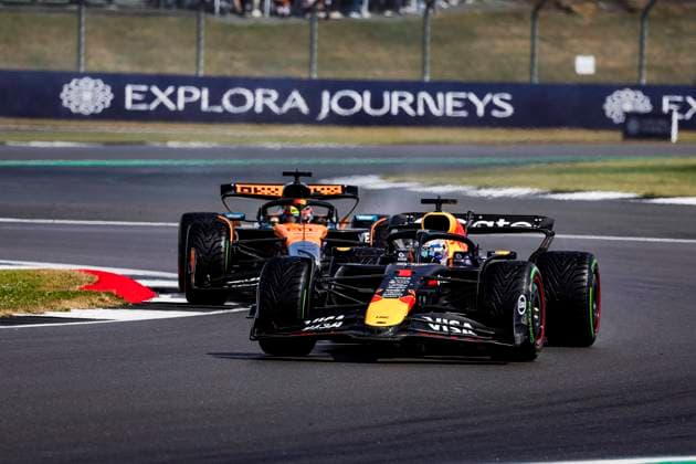 F1 - BRITISH GRAND PRIX 2025 01 VERSTAPPEN Max (nld), Red Bull Racing RB21, action 81 PIASTRI Oscar (aus), McLaren F1 Team MCL39, action during the Formula 1 Qatar Airways British Grand Prix 2025, 12th round of the 2025 FIA Formula One World Championship, WM, Weltmeisterschaft from July 4 to 6, 2025 on the Silverstone Circuit, in Silverstone, United Kingdom - SilverstoneUnited Kingdom Copyright: xALBERTOxVIMERCATIx