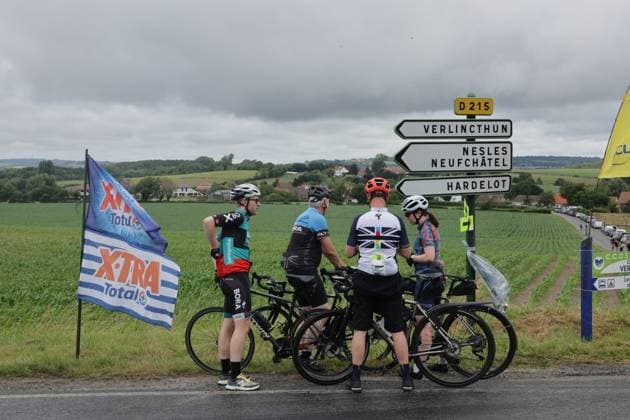 TOUR DE FRANCE 2025 PHOTOPQR VOIX DU NORD Alexis Christiaen (Pib) ; 06 07 2025 ; Le 06 07 2025 Halinghem - Tour de France 2025 - cote du haut pichot - Caravane - course - ambiance. Photo Alexis Christiaen (Pib) - La Voix du Nord- French cycling race Tour de France 2024 takes place in july 2025 nord France  Copyright: xPHOTOPQR VOIXxDUxNORD MAXPPPxAlexisxChristiaenx(Pib)x 20250706VDN2188 20250706VDN2188