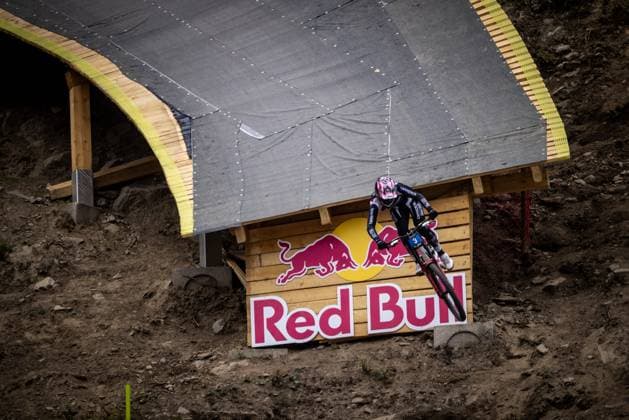 Whoop Downhill Worldcup La Thuile ALRAN Till COMMENCAL MUC-OFF BY RIDING ADDICTIONat Whoop Downhill Worldcup La Thuile, 06.07.2025,in La Thuile,ITA Foto: Sebastian Sternemann