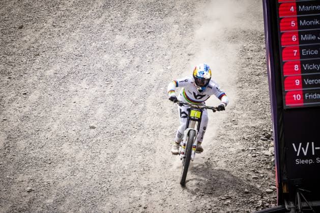Whoop Downhill Worldcup La Thuile HÖLL Valentina YT MOBat Whoop Downhill Worldcup La Thuile, 06.07.2025,in La Thuile,ITA Foto: Sebastian Sternemann