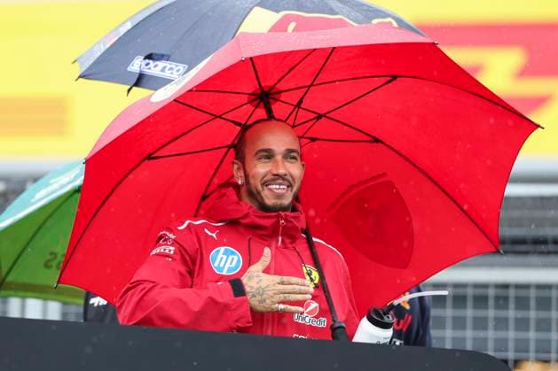 FORMULA 1 BRITISH GRAND PRIX 2025 Lewis Hamilton 44 (GBR), Scuderia Ferrari SF-25 gestures during the drivers truck parade during the FORMULA 1 QATAR AIRWAYS BRITISH GRAND PRIX 2025 at the Silverstone Circuit, Silverstone, England, United Kingdom on 6 July 2025 Credit: Eleanor Hoad Every Second Media Editorial use only. All images are copyright Every Second Media Limited. No images may be reproduced without prior permission. Copyright: xIMAGO EveryxSecondxMediax ESM-1520-0043 EleanorxHoadx xEveryxSecondxMediax