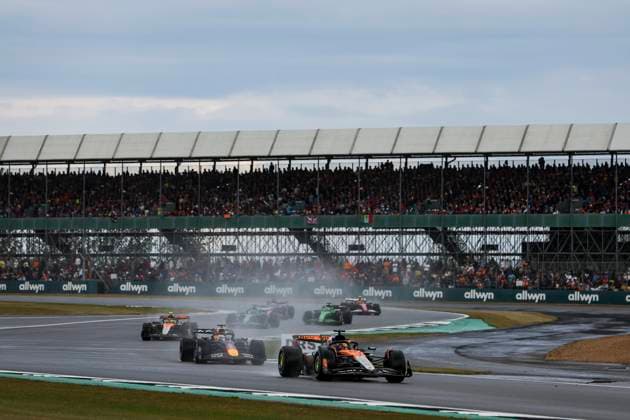 F1 - BRITISH GRAND PRIX 2025 81 PIASTRI Oscar (aus), McLaren F1 Team MCL39, action 01 VERSTAPPEN Max (nld), Red Bull Racing RB21, action 04 NORRIS Lando (gbr), McLaren F1 Team MCL39, action during the Formula 1 Qatar Airways British Grand Prix 2025, 12th round of the 2025 FIA Formula One World Championship, WM, Weltmeisterschaft from July 4 to 6, 2025 on the Silverstone Circuit, in Silverstone, United Kingdom - SilverstoneUnited Kingdom Copyright: xANTONINxVINCENTx