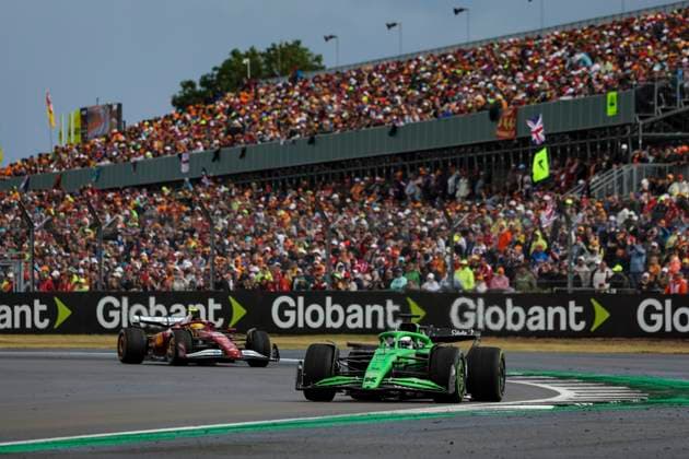 F1 - BRITISH GRAND PRIX 2025 27 HULKENBERG Nico (ger), Stake F1 Team Kick C45, action 44 HAMILTON Lewis (gbr), Scuderia Ferrari SF-25, action during the Formula 1 Qatar Airways British Grand Prix 2025, 12th round of the 2025 FIA Formula One World Championship, WM, Weltmeisterschaft from July 4 to 6, 2025 on the Silverstone Circuit, in Silverstone, United Kingdom - SilverstoneUnited Kingdom Copyright: xFLORENTxGOODENx