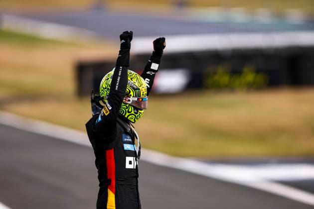 F1 - BRITISH GRAND PRIX 2025 NORRIS Lando (gbr), McLaren F1 Team MCL39, portrait celebrates his victory during the Formula 1 Qatar Airways British Grand Prix 2025, 12th round of the 2025 FIA Formula One World Championship, WM, Weltmeisterschaft from July 4 to 6, 2025 on the Silverstone Circuit, in Silverstone, United Kingdom - SilverstoneUnited Kingdom  Copyright: xEricxAlonsox