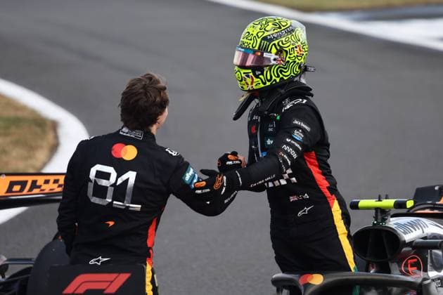 F1 British Grand Prix 2025 Oscar Piastri and Lando Norris of McLaren after the Formula 1 British Grand Prix at Silverstone Circuit in Northampton, Great Britain on July 6, 2025. Northampton United Kingdom  Copyright: xJakubxPorzyckix originalFilename:porzycki-f1britis250706_npby4.jpg