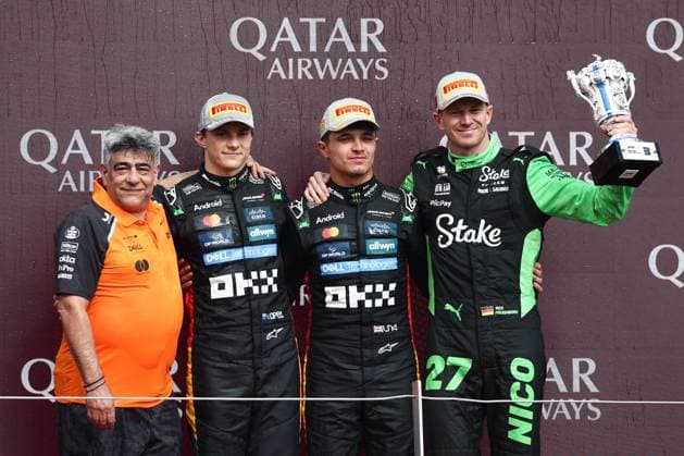 F1 British Grand Prix 2025 Oscar Piastri, Lando Norris of McLaren and Nico Hulkenberg of Kick Sauber after the Formula 1 British Grand Prix at Silverstone Circuit in Northampton, Great Britain on July 6, 2025. Northampton United Kingdom  Copyright: xJakubxPorzyckix originalFilename:porzycki-f1britis250706_np3Og.jpg
