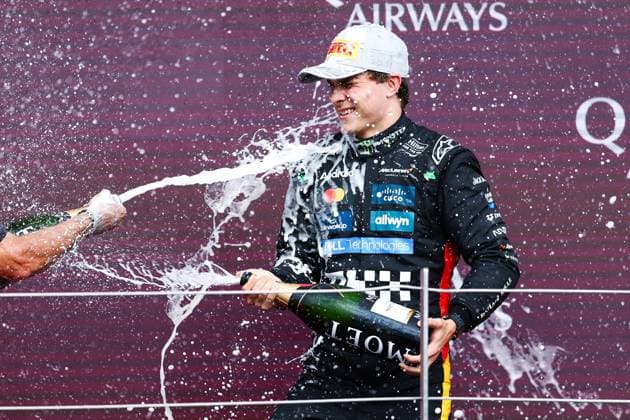 F1 - BRITISH GRAND PRIX 2025 PIASTRI Oscar (aus), McLaren F1 Team MCL39, portrait podium during the Formula 1 Qatar Airways British Grand Prix 2025, 12th round of the 2025 FIA Formula One World Championship, WM, Weltmeisterschaft from July 4 to 6, 2025 on the Silverstone Circuit, in Silverstone, United Kingdom - SilverstoneUnited Kingdom  Copyright: xEricxAlonsox