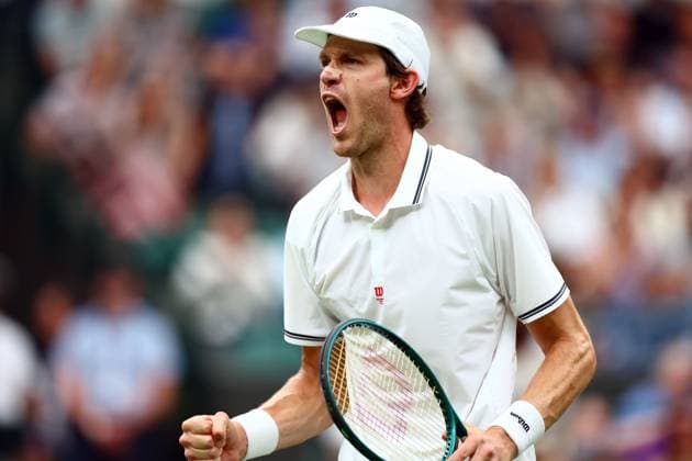 Nicolas Jarry celebrates during his fourth round match Wimbledon Tennis Championships, Day 7, The All England Lawn Tennis and Croquet Club, London, UK - 06 Jul 2025London The All England Lawn Tennis and United Kingdom  Copyright: xJamesxMarsh Shutterstockx 15387062dy