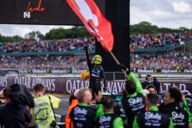 F1 British Grand Prix Podium 2025 - UK Lando Norris (Gbr) of McLaren Racing 4 celebrating his win during the Formula 1 Qatar Airways British Grand Prix 2025 on Sunday Race Day at the Silverstone International Circuit, Silverstone, Towcester, England, UK on July 6, 2025. Photo by Antoine Lapeyre ABACAPRESS.COM Silverstone United Kingdom  Copyright: xLapeyrexAntoine ABACAx