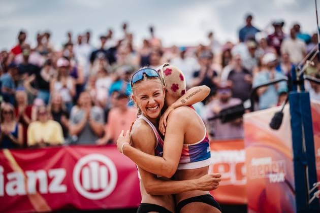 Beachvolleyball Frauen Allianz German Beach Tour 2025 Tourstop München 06.07.2025 v.l. Paula Schürholz und Mareet Maidhof jubeln nach dem Sieg München Zentraler Hochschulsport Münche Bayern Deutschland