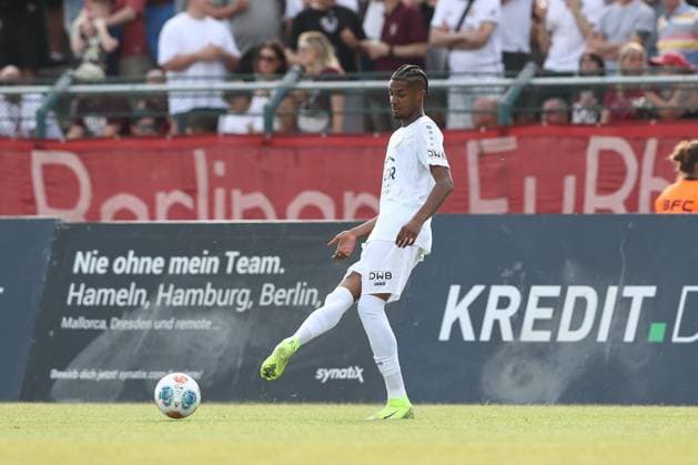 05.07.2025, xtgx, Fussball Testspiel, BFC Dynamo Berlin - Hertha BSC Berlin emspor, v.l. Amiro Amadou (BFC Dynamo, 4) Freisteller, Einzelbild, Ganzkoerper, single frame (DFL DFB REGULATIONS PROHIBIT ANY USE OF PHOTOGRAPHS as IMAGE SEQUENCES and or QUASI-VIDEO) Berlin *** 05 07 2025, xtgx, Soccer Test Match, BFC Dynamo Berlin Hertha BSC Berlin emspor, v l Amiro Amadou BFC Dynamo, 4 cropping, single frame, full body, single frame DFL DFB REGULATIONS PROHIBIT ANY USE OF PHOTOGRAPHS as IMAGE SEQUENCES and or QUASI VIDEO Berlin