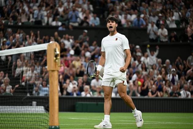 (250707) -- LONDON, July 7, 2025 -- Carlos Alcaraz celebrates after the men s singles fourth round match between Carlos Alcaraz of Spain and Andrey Rublev of Russia at the Wimbledon Tennis Championships in London, Britain, July 6, 2025. ) (SP)BRITAIN-LONDON-TENNIS-WIMBLEDON-MEN S SINGLES ZhaoxDingzhe 