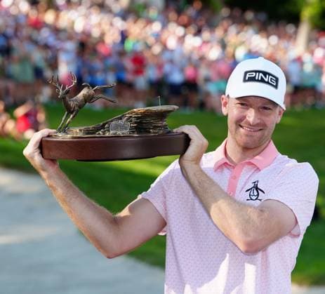 SILVIS, IL - JULY 06: PGA, Golf Herren golfer Brian Thompson poses with the trophy after winning the John Deere Classic on July 6, 2025, at TPC Deere Run in Silvis, Illinois. (Photo by Brian Spurlock Icon Sportswire) GOLF: JUL 06 PGA John Deere Classic EDITORIAL USE ONLY Icon25070649