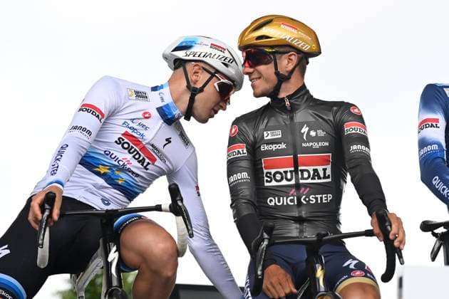 Tour de France 2025 Stage 3 DUINKERKE, FRANCE - JULY 07 : Merlier Tim (BEL) of Soudal Quick-Step, Evenepoel Remco (BEL) of Soudal Quick-Step during stage 3 of the 112th edition of Tour de France an UCI World Tour 2.UWT cycling road race stage for Men Elite of 178 km with start in Valenciennes and finish in Duinkerke on July 7, 2025 in Duinkerke, France, 07 07 2025 ( Motordriver Kenny Verfaillie - Duinkerke France  Copyright: xJanxDexMeuleneirx