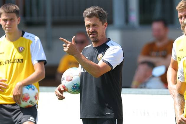 Windischgarsten, 03.07.2025, Fußball, Männer, Saison 2025 2026 , Trainingslager SG Dynamo Dresden , Im Bild: Trainer Thomas Stamm, Dynamo Dresden , *** Windischgarsten, 03 07 2025, Football, Men, Season 2025 2026 , Training camp SG Dynamo Dresden , In the picture coach Thomas Stamm, Dynamo Dresden ,