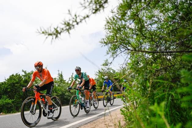 (250707) -- XINING, July 7, 2025 -- Cyclists compete during Stage 2 of the Tour of Magnificent Qinghai International Road cycling, Rad, Radsport, Strasse Race from Duoba to Huzhu, northwest China s Qinghai Province, July 7, 2025. ) (SP)CHINA-QINGHAI-CYCLING-TOUR OF MAGNIFICENT QINGHAI-STAGE 2 (CN) ZhangxLong 